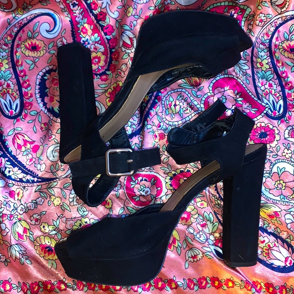 Suede open toed thick high heels with ankle strap